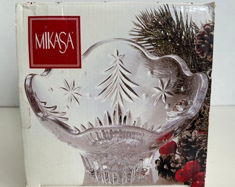 Vintage Mikasa Holiday Christmas Scalloped Small Bowl with Tree Design