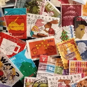 100 sellos postales. Sellos postales de los Países Bajos. Filatelia.