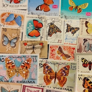Sellos postales. Fauna, mariposas, mezcla aleatoria del mundo. Timbres antiguos. Filatelia.