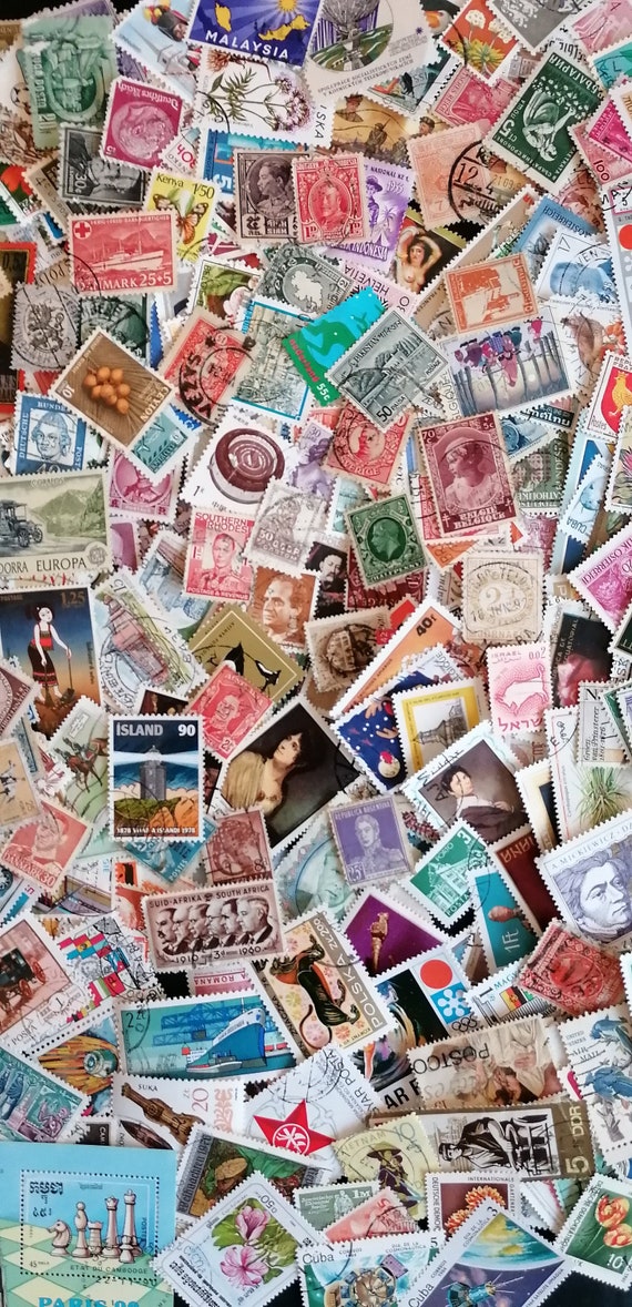 Vintage World Postage Stamps: Ephemera for Collage & Journals