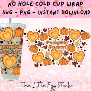 Può includere: Un design digitale per un involucro per bicchieri freddi con un motivo a zucca e cuore con il testo "Pumpkin Season".