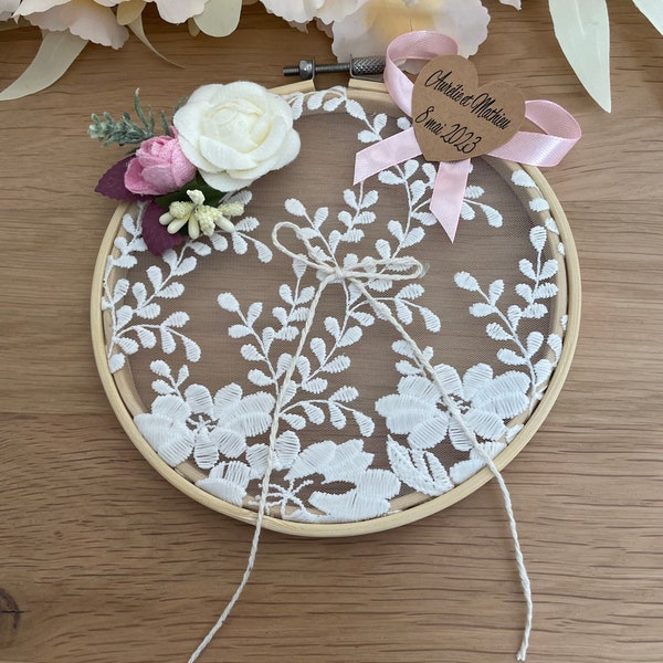 Cousin Rond Bohème Chic Avec Broderie Et Sequins – Rouge élégant Et Fait Main