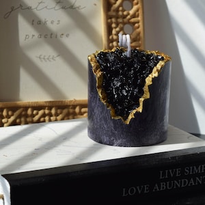 Mother's Day Luxurious Black Crystal Candle – Handcrafted Soy Wax Geode | Scented or Unscented | Unique Home Décor & Gift Idea