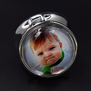 Mother&#39;s Day Metal Medicine Holder, Round Pill Box Organizer with Custom Photo Crystal, Family Keepsake, Mother&#39;s Day Gift Idea