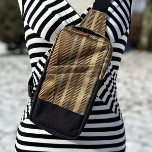 Bolso bandolera BDH / Mezcla de rayas topo / Bolso bandolera para el lado izquierdo o derecho / Porta llaves/cartera unisex / Bandolera para llevar debajo de la chaqueta / Marrón y azul