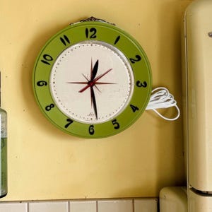 Vintage Lux Starburst Wall Clock