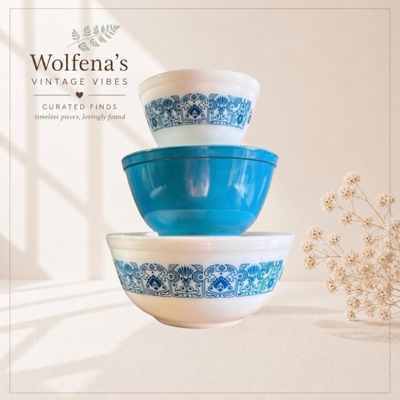 Vintage Pyrex Horizon Blue Mixing Bowl Set: Mid-century Kitchen