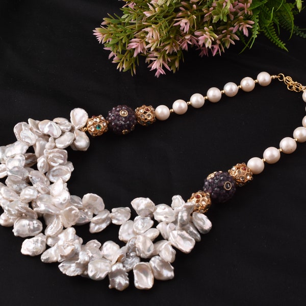 Petals and Pearls Necklace main image 0
