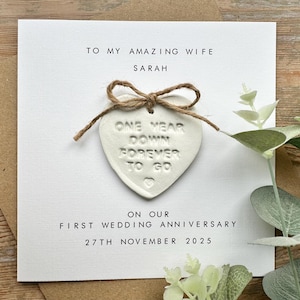 Tarjeta de primer aniversario personalizada - Esposo/Esposa - Primer aniversario de bodas - Corazón de arcilla - Aniversario de papel