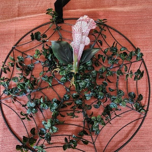 Don&#39;t smell the deadly flowers Halloween wreath
