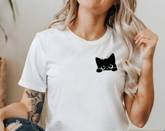 Camiseta de gato negro asomado / Camiseta unisex de manga corta / Bella Canvas 3001 / Regalo para amantes de los gatos / Lindo gato negro