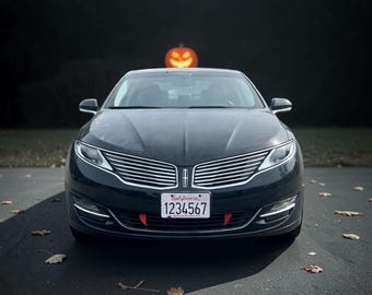 Halloween Car Fangs Removable Grill Decor: Spooky Vehicle Accessory Vampire Teeth for Auto Costume