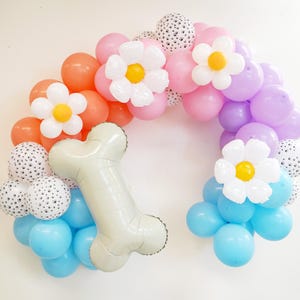 Guirnalda de globos pastel de arcoíris / Kit de arco de globos para cumpleaños con globos de cachorros / Arco de globos de margaritas para niñas / Fiesta temática de Puppy Pawty