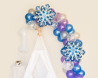 Winter Onederland Snowflake balloon arch DIY kit | 1st birthday Party Decor | Winter themed bithday balloon arch