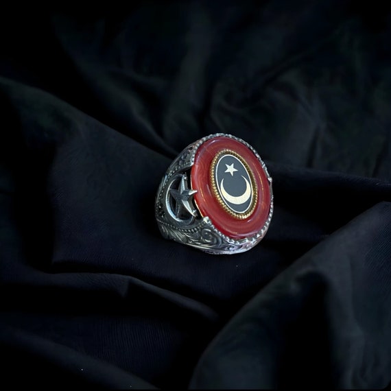 925 Sterling Silver Men's Ring: Red Stone, Moon and Star Design