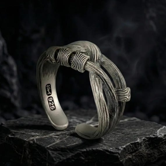 Unisex Adjustable Infinity Ring in Silver – Minimalist Design, Meaningful & Timeless Gift Jewelry