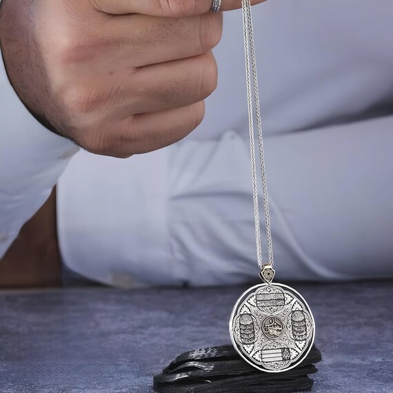 Custom Protection Silver Medallion Necklace – Felak, Nas, Ayat al-Kursi, Qalam Surahs – Islamic Calligraphy Gift