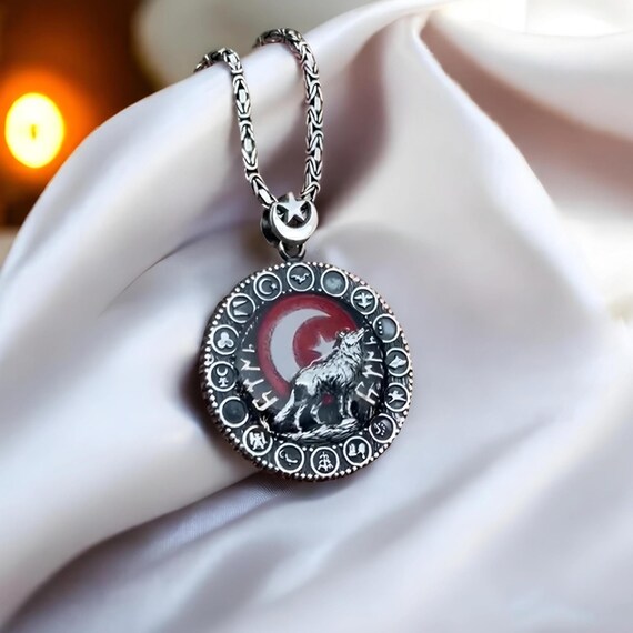 Bozkurt Wolf Turkish Silver Medallion Necklace - Ottoman Style jewelry
