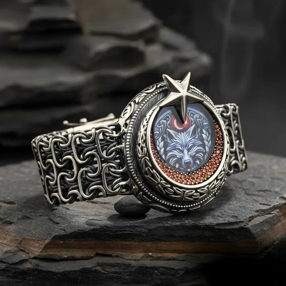 Engraved Handcrafted Silver Bracelet with Compass Design - Gift Jewelry for Him or Her