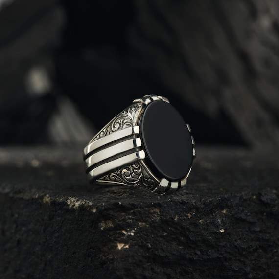 Sterling Silver Men's Ring: Black Agate Protective Stone