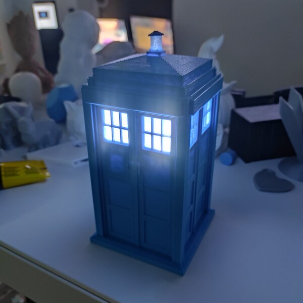 Luminous Tardis Model (Old version)