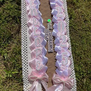 Personalized Graduation Ribbon Lei: Pink & White Pearl Name, Class of 2026