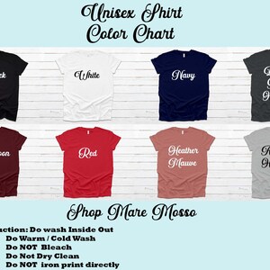 K&ouml;nnte beinhalten: Unisex-T-Shirt-Farbkarte mit 10 verschiedenen Farben: Schwarz, Wei&szlig;, Marine, Dunkelgrau meliert, Weinrot, Rot, Heidekraut-Mauve, Athletik-Meliert. Pflegehinweise: Von links waschen, Warm-/Kaltw&auml;sche, Nicht bleichen, Nicht chemisch reinigen, Nicht direkt auf den Druck b&uuml;geln. Shop Mare Mosso.