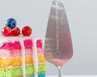 Cake server with Mother's Day engraving