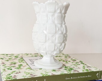 Vintage Westmoreland Old Quilt Celery Pattern Milk Glass Vase