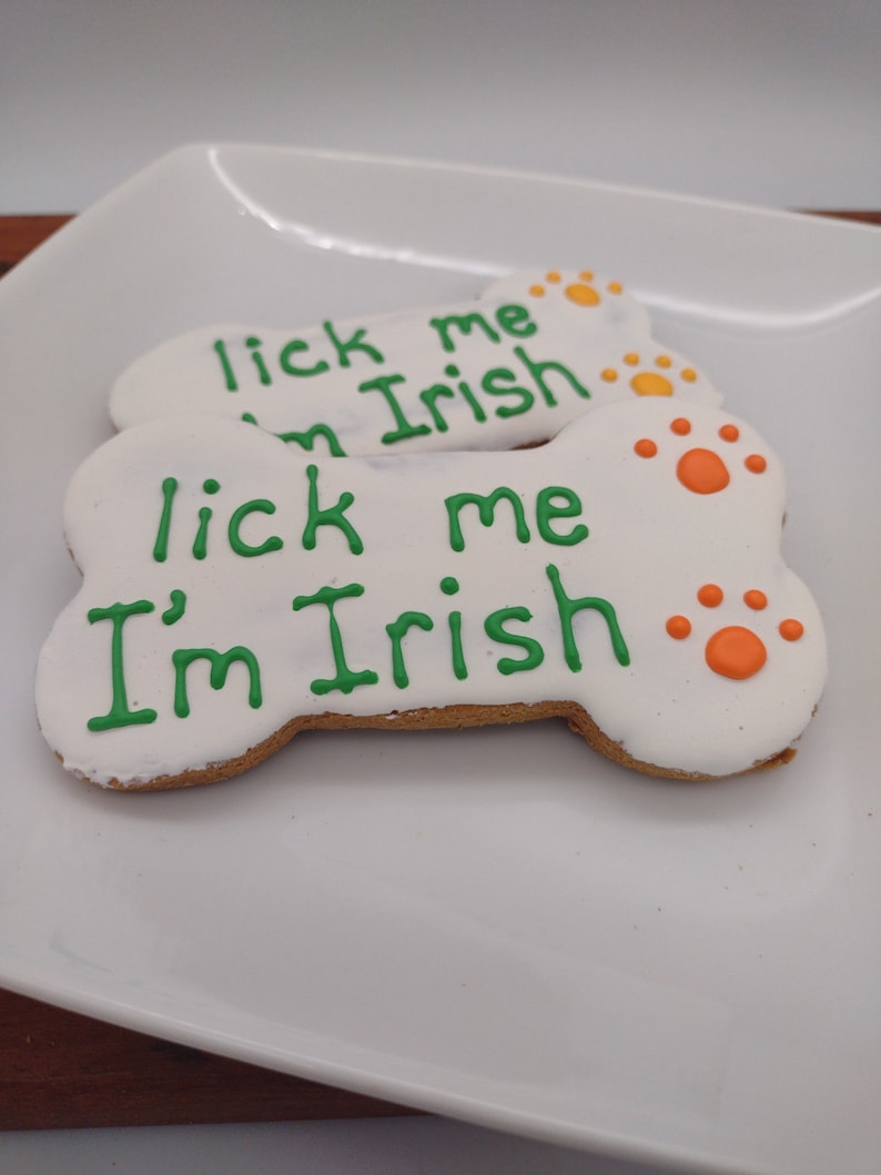 Lick Me I'm Irish Dog Bone, Decorated Dog Bone Cookies, St. Patricks(00)