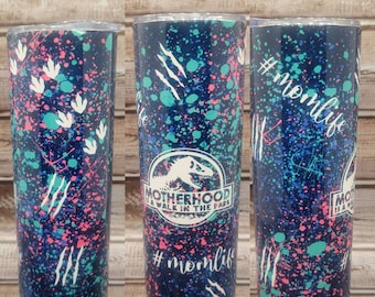 Jurassic Mom Tumbler, Jurassic Park Tumbler, Motherhood tumbler, Regalos para mamá, Regalos para el día de la madre, Dinosaur Tumbler, Mom life
