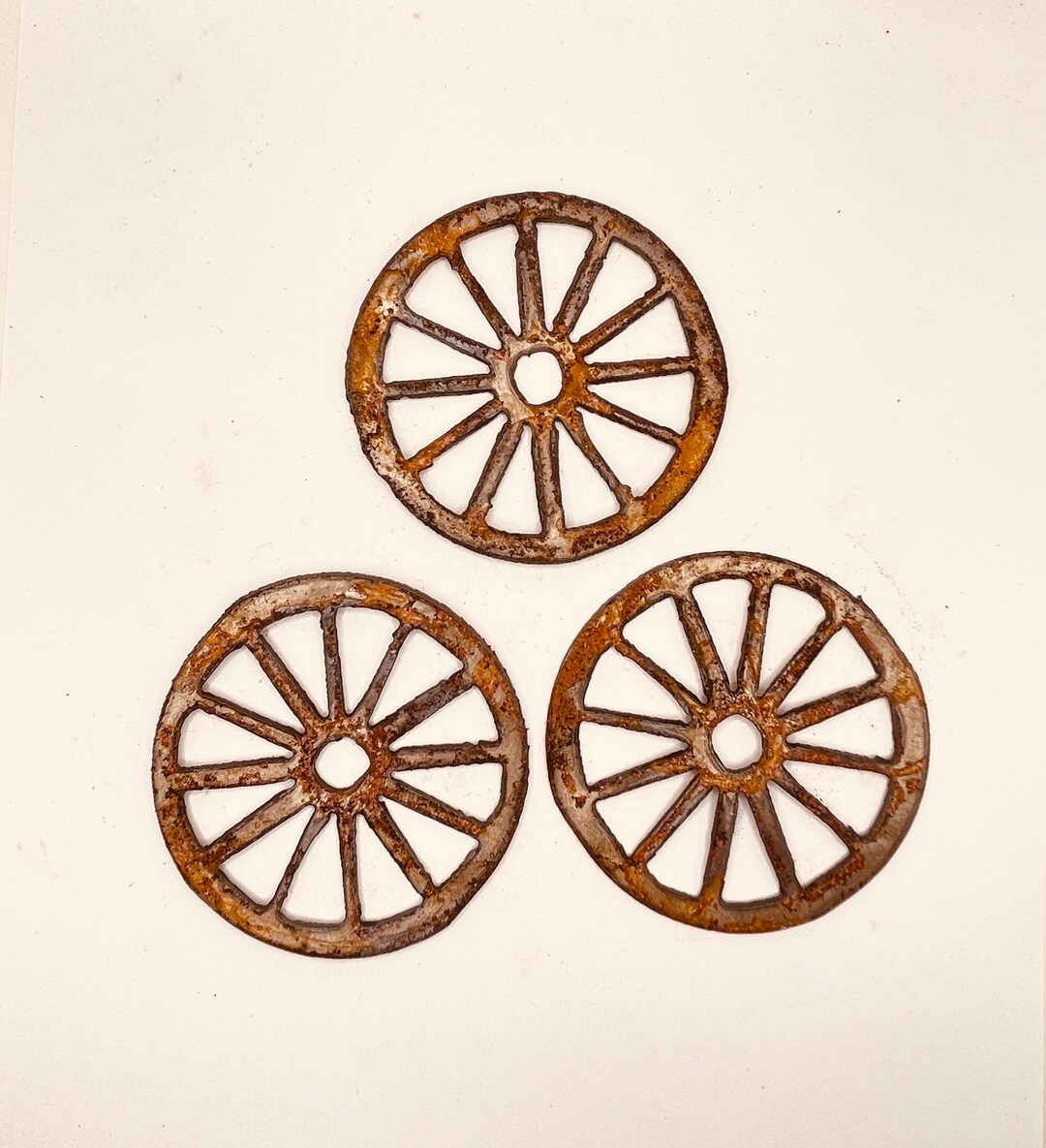 Rusty Metal Wagon Wheels: Rustic Western Farmhouse Decor, DIY Crafts ...