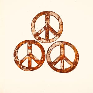 Rusty Metal Peace Sign: Rustic Garden or Home Decor