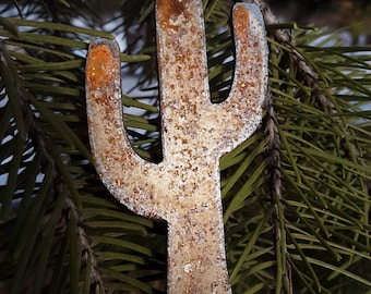Rustic Primitive Metal Cactus/Saguaros Christmas Ornament