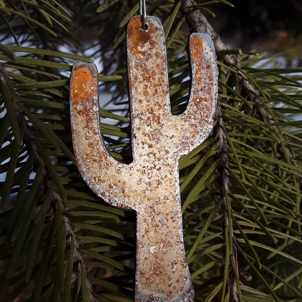 Rustic Primitive Metal Cactus/Saguaros Christmas Ornament