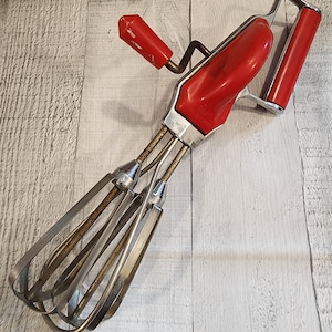 Vintage Red Maynard Egg Beater, Hand Mixer, MCM, 1950s, 1960s, Retro Kitchen