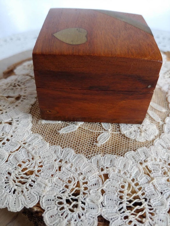 Vintage Heart Wood Small Box, Ring Box, Brass Inl… - image 3