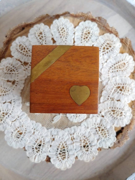 Vintage Heart Wood Small Box, Ring Box, Brass Inl… - image 2