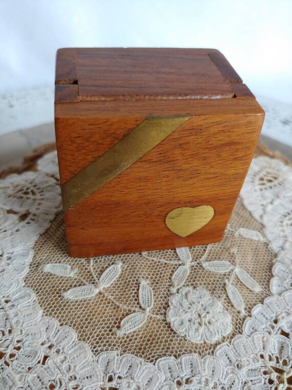 Vintage Heart Wood Small Box, Ring Box, Brass Inl… - image 7