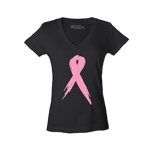 Roze bewustzijnsshirt met borstkankerlint. Slim Fit Survivor Cancer-T-shirt voor dames met V-hals. Kankerbestrijder. Borstkankercadeau.