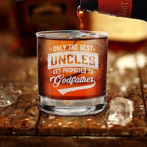 Seuls les meilleurs oncles sont promus parrain Faire-part de grossesse universitaire, cadeau de Noël gravé dans un verre à whisky. Cadeau fête des pères.
