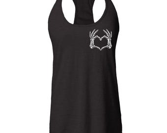 Skeletthänder med hjärtficka Halloween-linne för kvinnor, racerback, slim fit, Halloween-skjorta, pumpakrydda-skjorta, skelettdans.