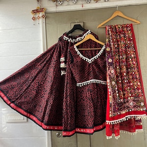 Elevate your style with our stunning White Ghaghra Choli Set with a vibrant Multi-Color Dupatta | Gujrati Lehenga Chunni Set