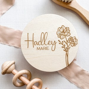 Baby Name Sign, Floral Name Sign, Baby Name Announcement, Hospital Name Sign, Newborn Name Wood Sign, Baby Shower Gift for Newborn, Keepsake Font #1