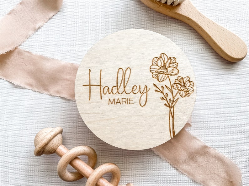 Baby Name Sign, Floral Name Sign, Baby Name Announcement, Hospital Name Sign, Newborn Name Wood Sign, Baby Shower Gift for Newborn, Keepsake Font #1