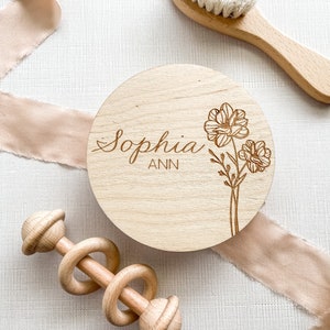 Baby Name Sign, Floral Name Sign, Baby Name Announcement, Hospital Name Sign, Newborn Name Wood Sign, Baby Shower Gift for Newborn, Keepsake Font #2