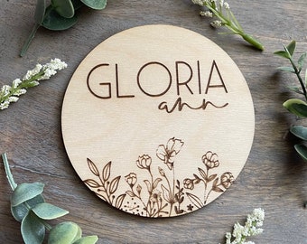 Signo de nombre de bebé floral, Anuncio de nombre de bebé, Decoración de vivero de flores, Decoración de vivero floral, Regalo de baby shower para bebé, Recuerdo de recién nacido