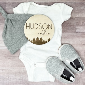 Forest Baby Name Sign Announcement, Wood Sign Birth Reveal, Baby Name Reveal, Baby Boy Name Sign, Nature Themed Personal Newborn Name Sign