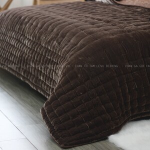 Belvedere Velvet Quilt in Cocoa