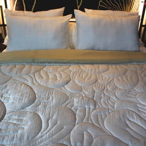 Hand-Stitched Mulberry Silk Quilt Blanket: Golden Kantha Throw